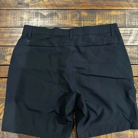 Men’s Fabletics shorts medium - Picture 3 of 7